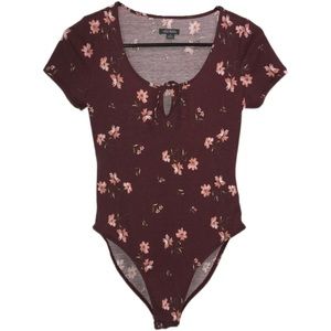 3 FOR $20 Wild fable short sleeve ribbed bodysuit Women’s size small burgundy